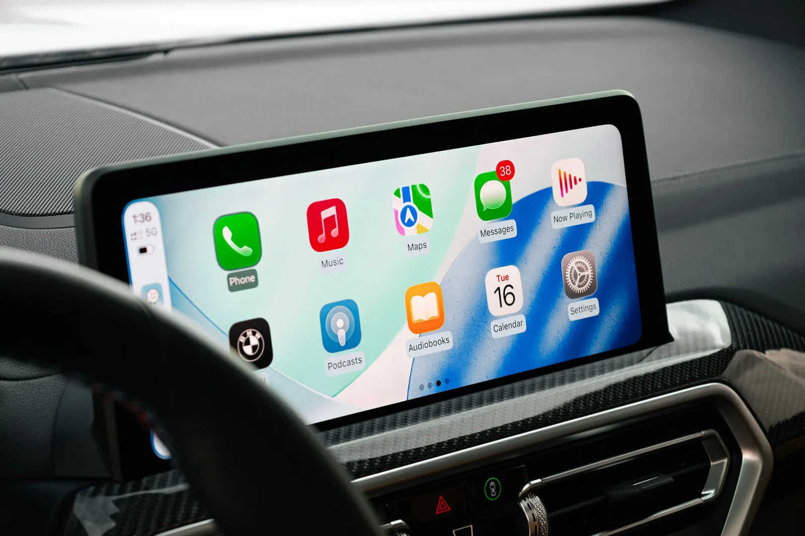 Loyer BMW X4 M Competition Gris 2022 en Dubai - 6 