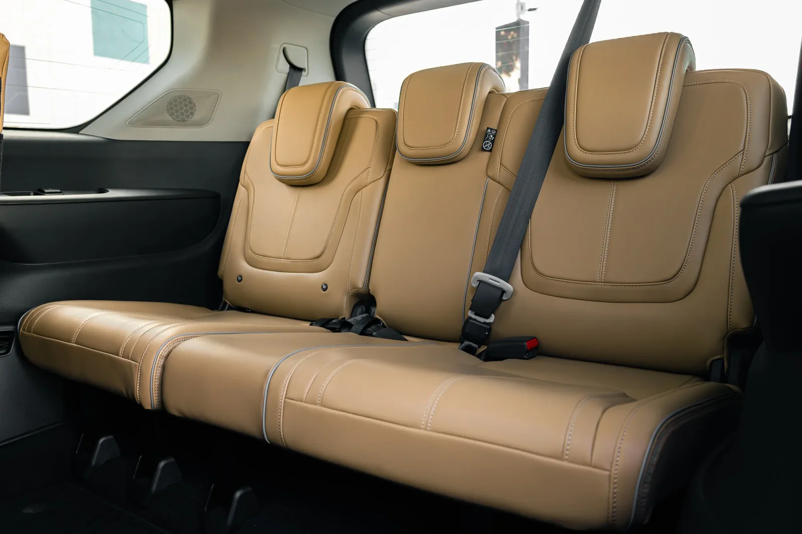 Kiralık Infiniti QX80  Siyah 2025 içinde Dubai - 8 