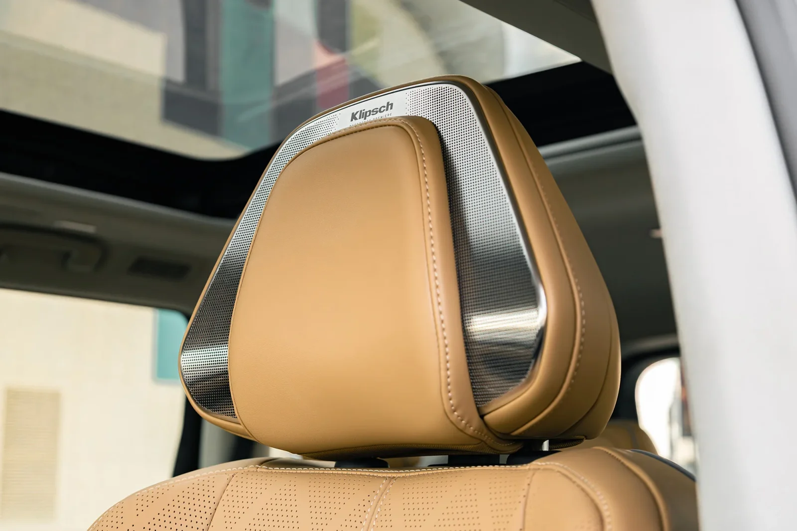 Kiralık Infiniti QX80  Siyah 2025 içinde Dubai - 4 