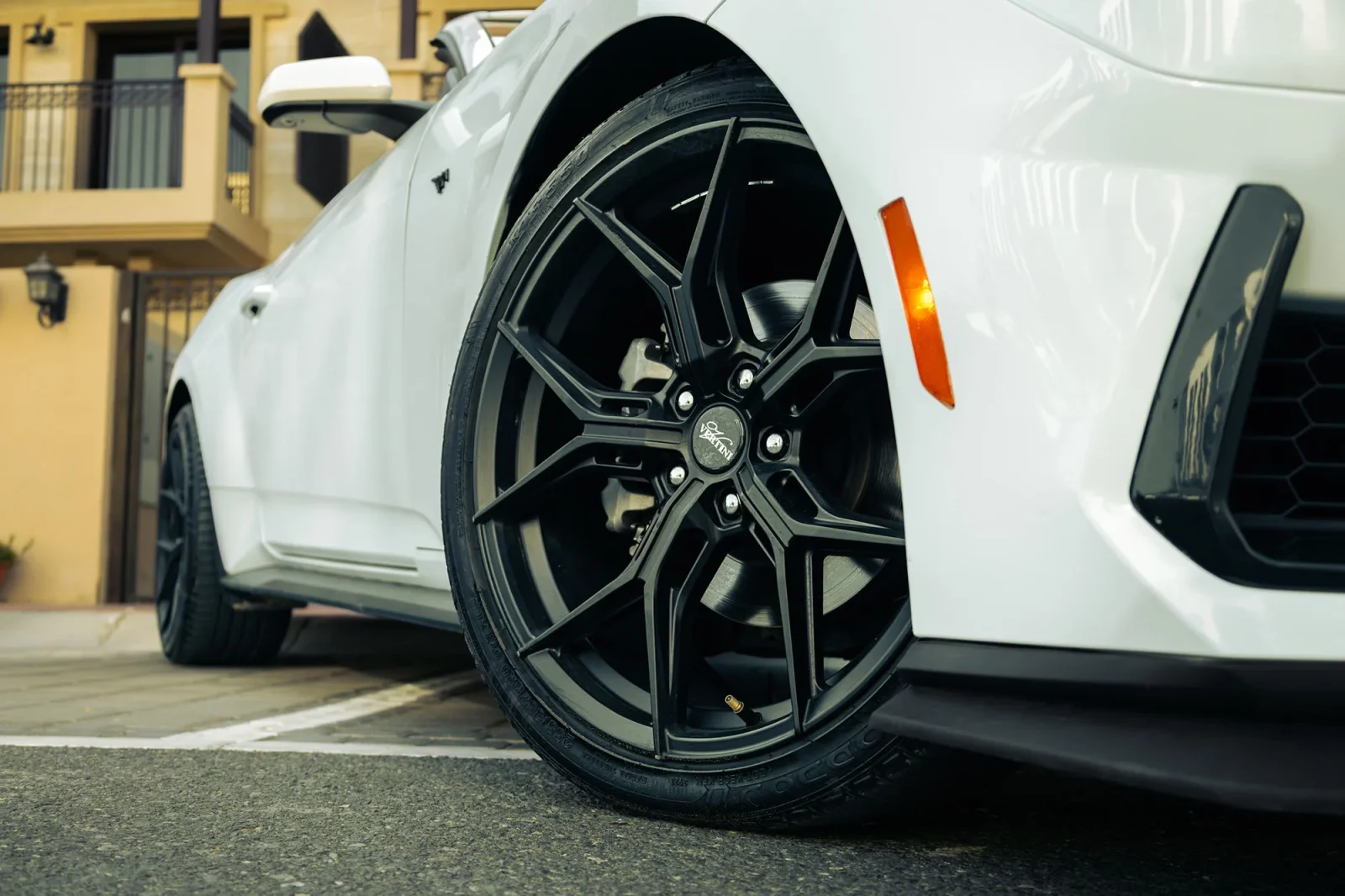 Аренда Ford Mustang  Белый 2024 в Дубае - 10 