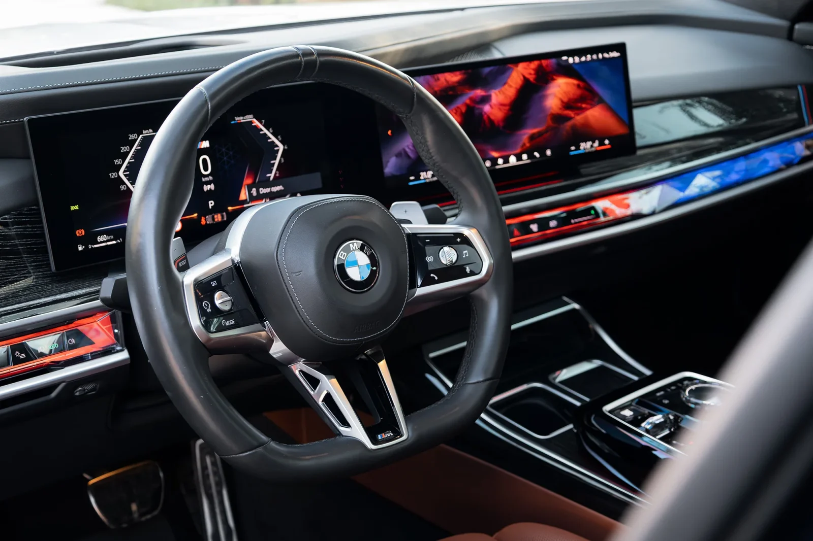 Alquiler BMW 7-Series 740i Individual Azul 2023 en Dubái - 3 