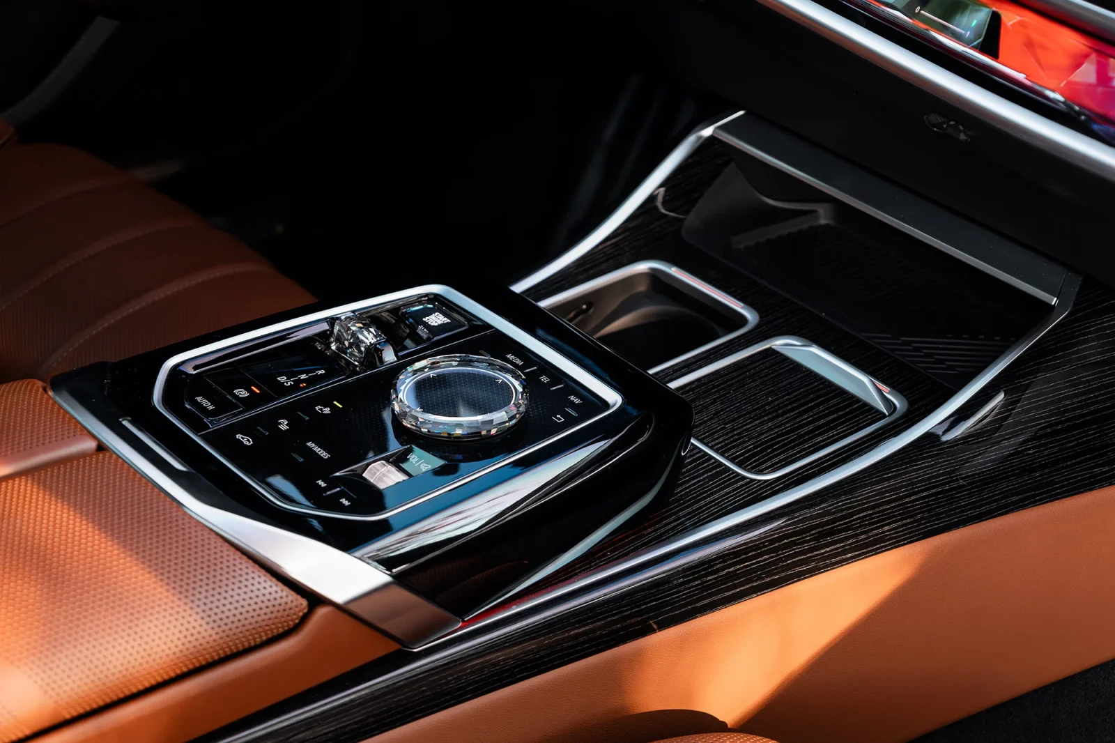 Alquiler BMW 7-Series 740i Individual Azul 2023 en Dubái - 7 