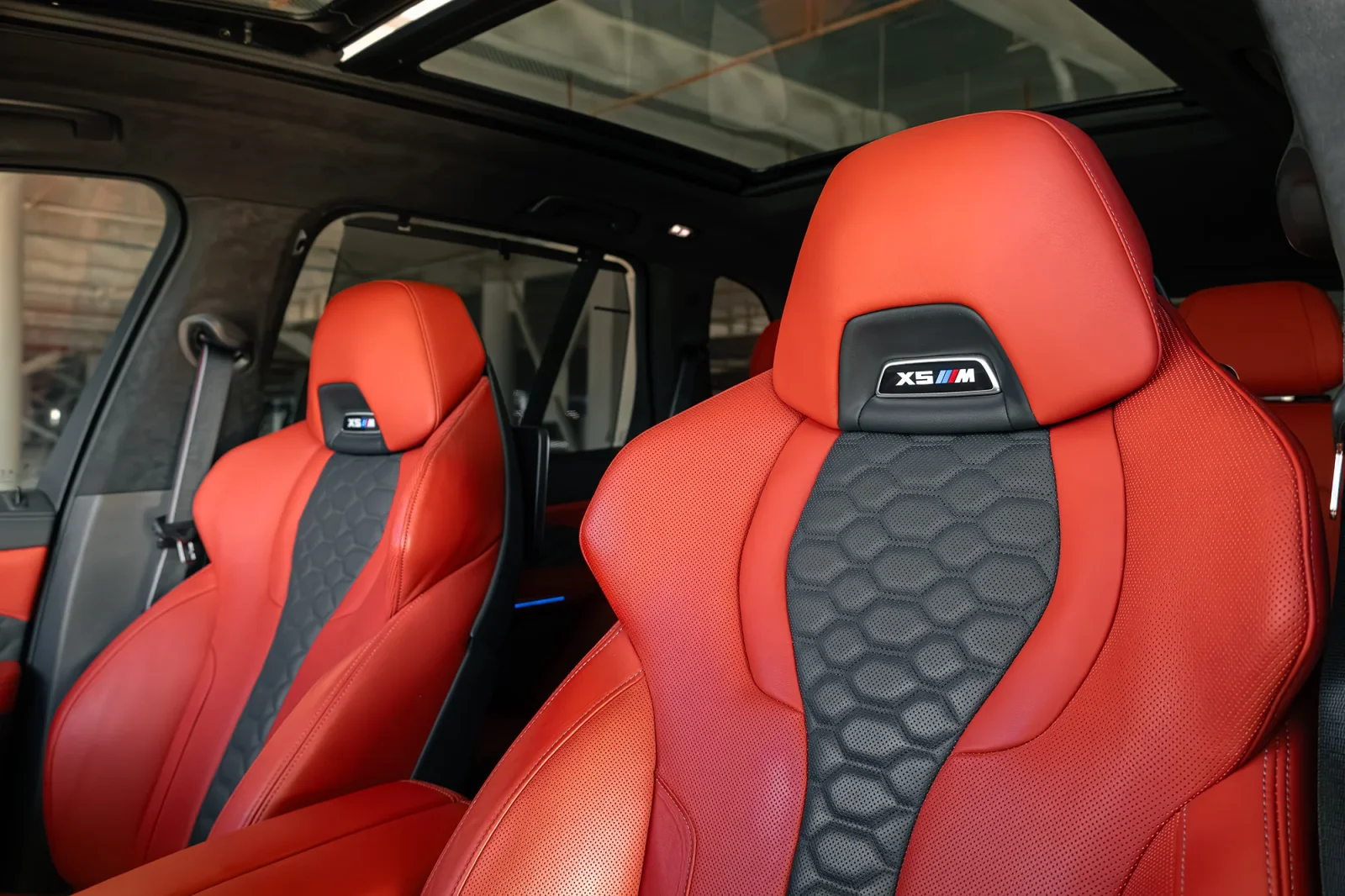 Аренда BMW X5 M Competition Синий 2022 в Дубае - 4 