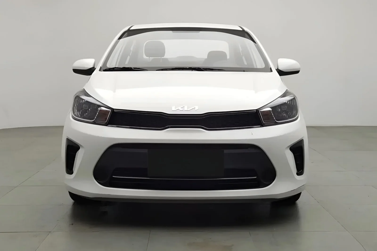 Huren Kia Pegas  Wit 2022 in Dubai - 3 