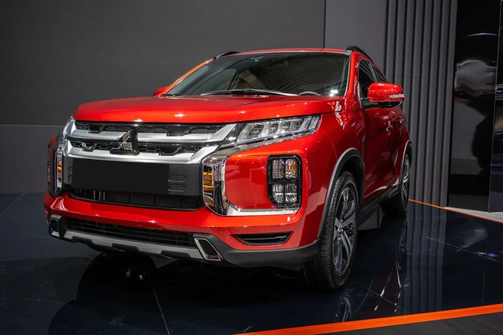 Alquiler Mitsubishi ASX  Rojo 2023 en Dubái - 2 