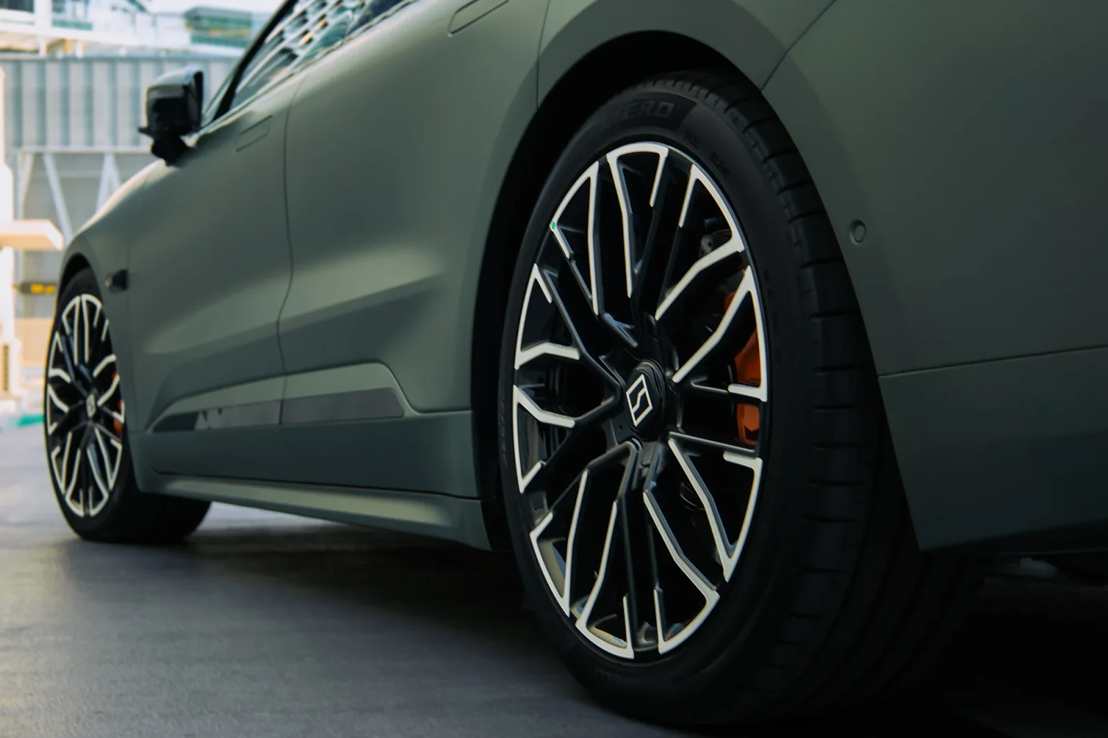 Affitto Zeekr 1  Verde 2024 in Dubai - 12 