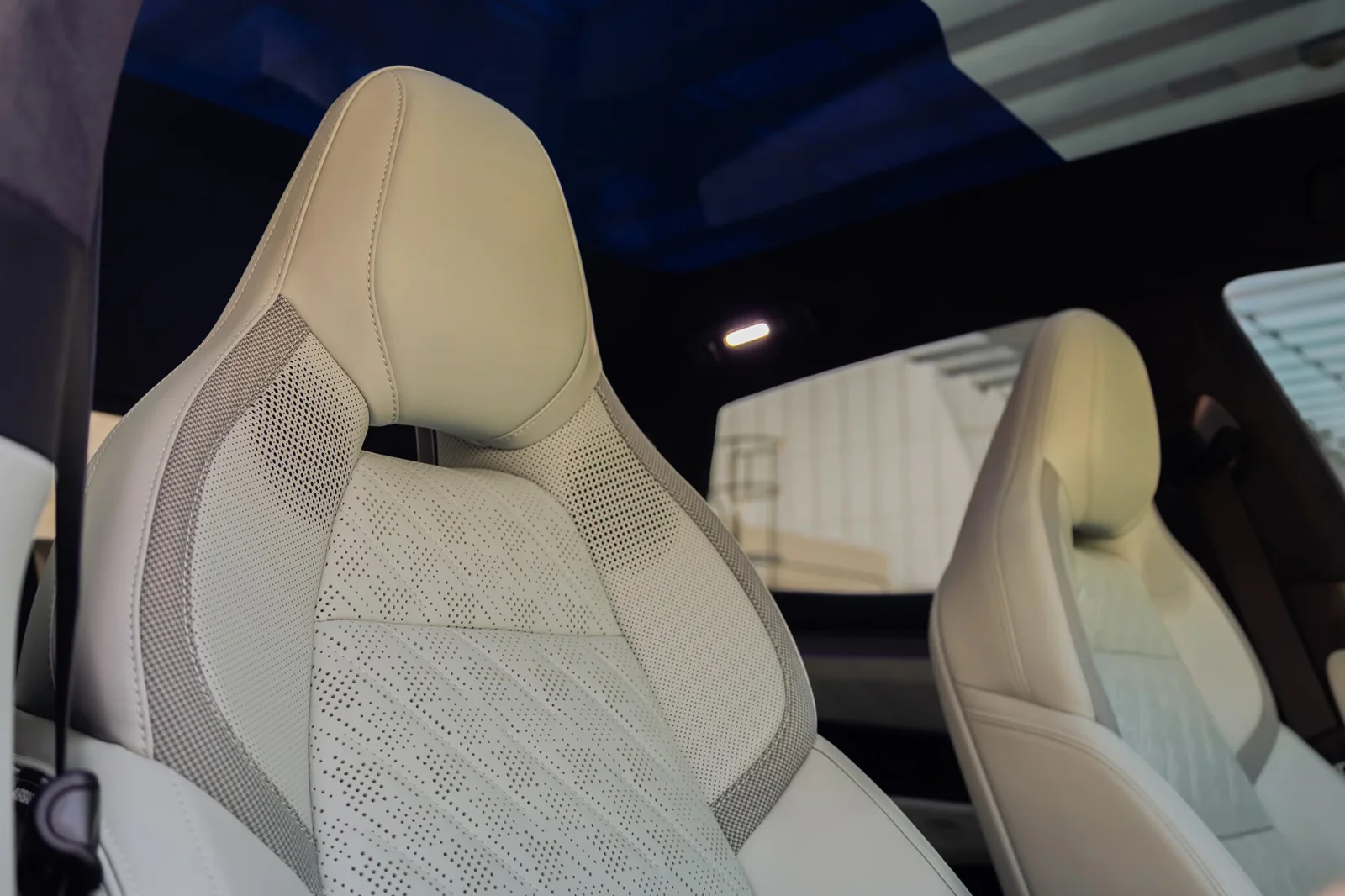 Affitto Zeekr 1  Verde 2024 in Dubai - 7 