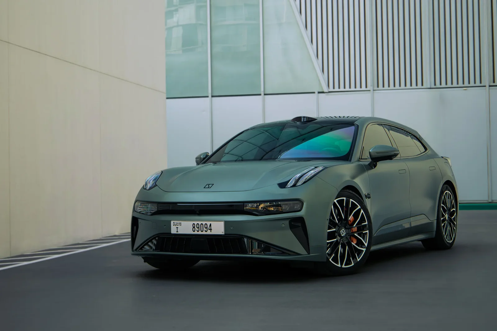 Affitto Zeekr 1  Verde 2024 in Dubai - 2 