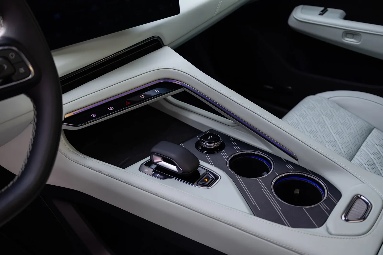 Affitto Zeekr 1  Verde 2024 in Dubai - 9 