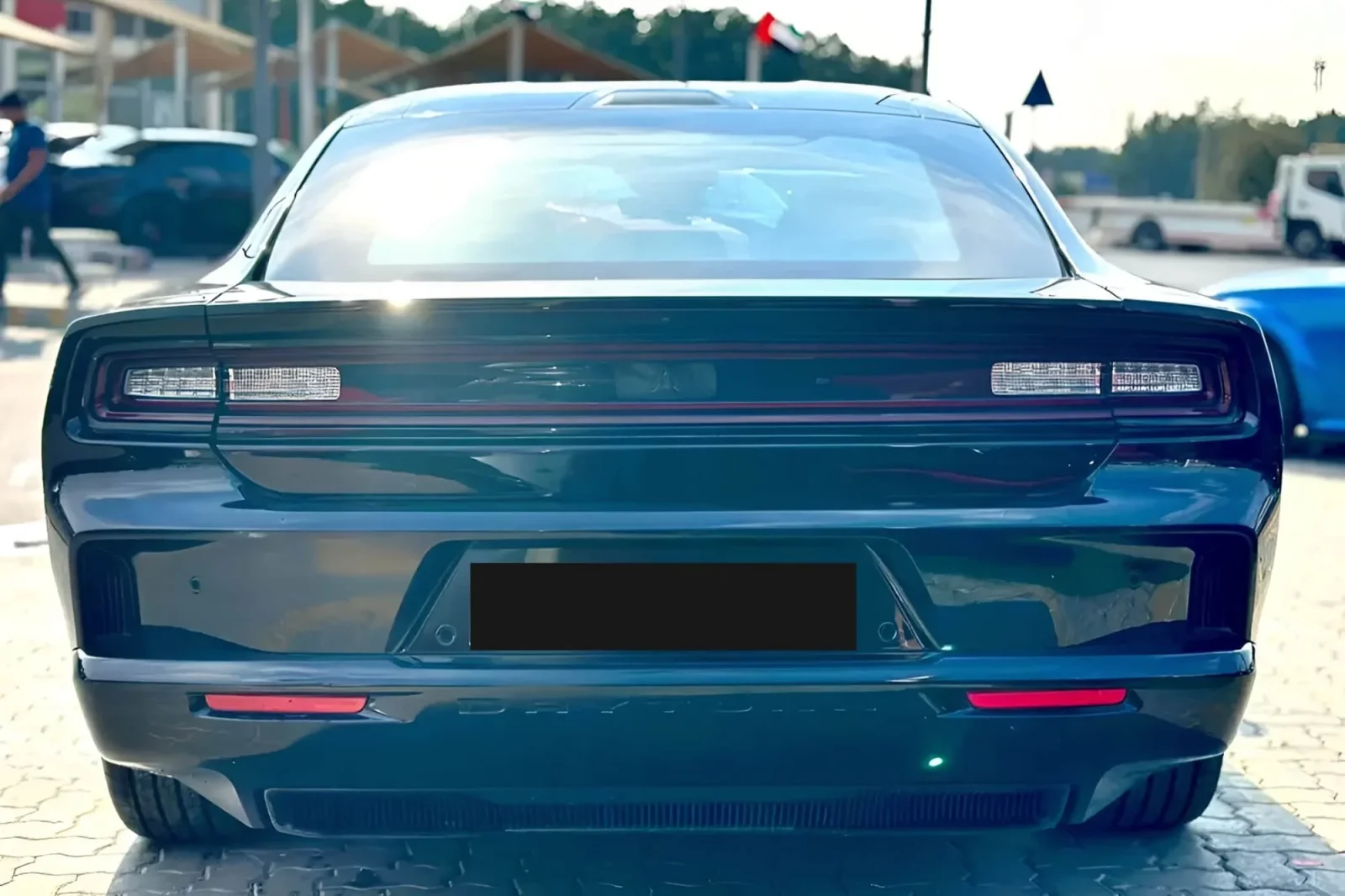 Kiralık Dodge Charger  Siyah 2025 içinde Dubai - 2 