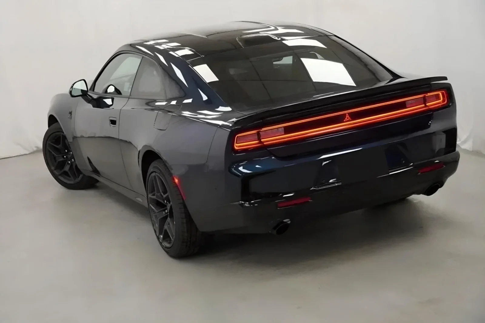 Kiralık Dodge Charger  Mavi 2025 içinde Dubai - 3 