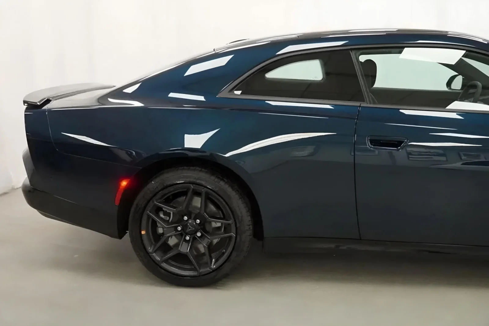 Kiralık Dodge Charger  Mavi 2025 içinde Dubai - 4 