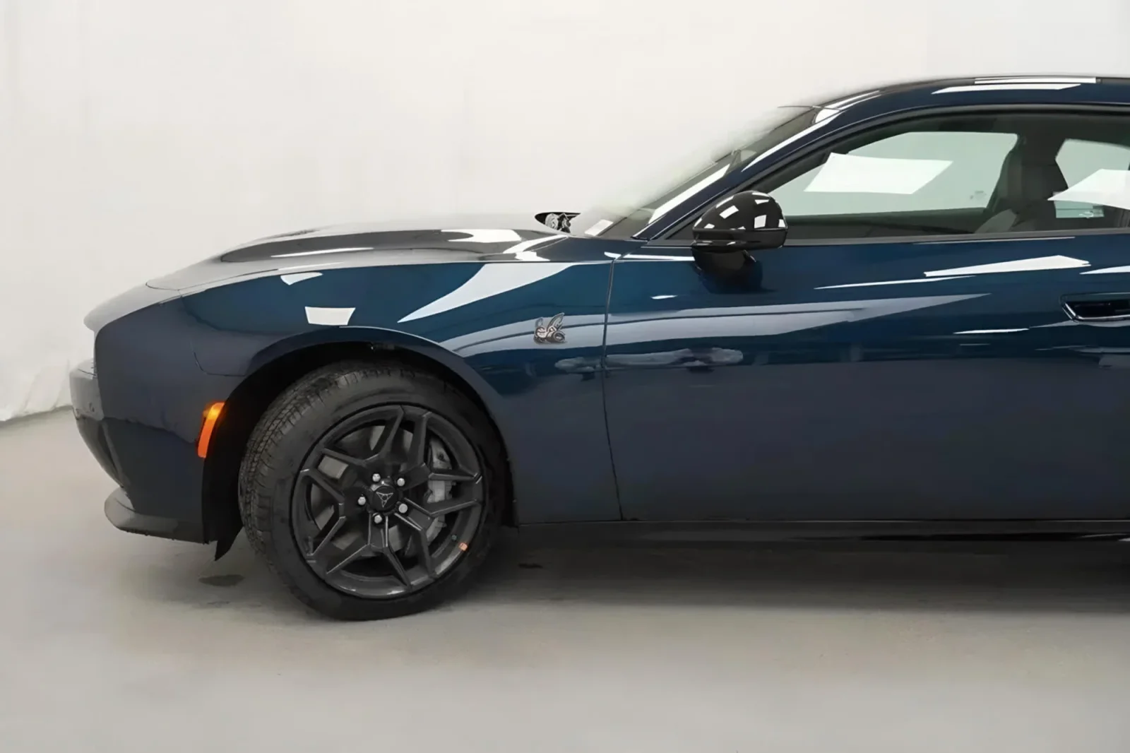 Kiralık Dodge Charger  Mavi 2025 içinde Dubai - 5 