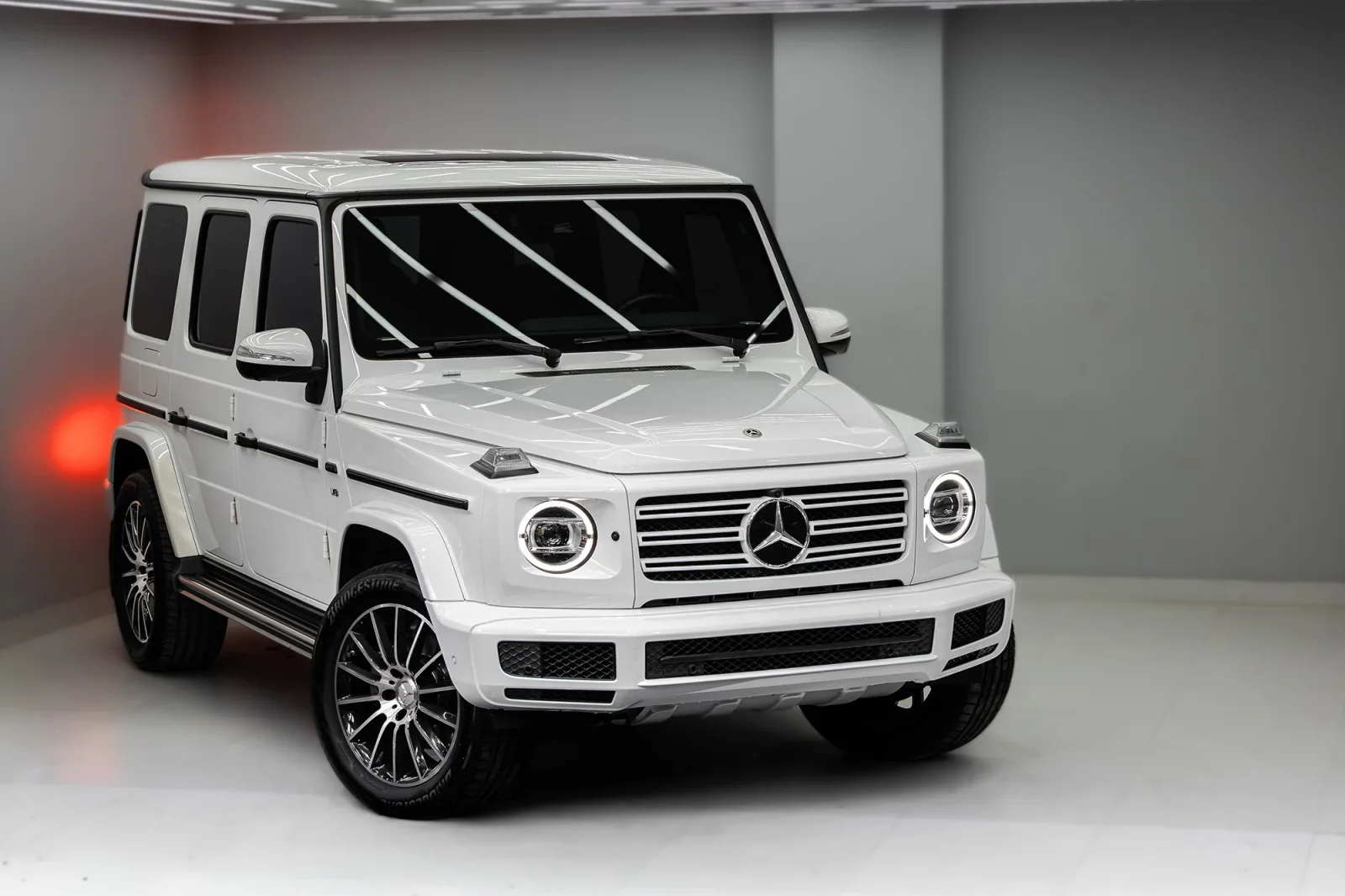 Miete Mercedes-Benz G-Class 500 Weiß 2022 in der Dubai