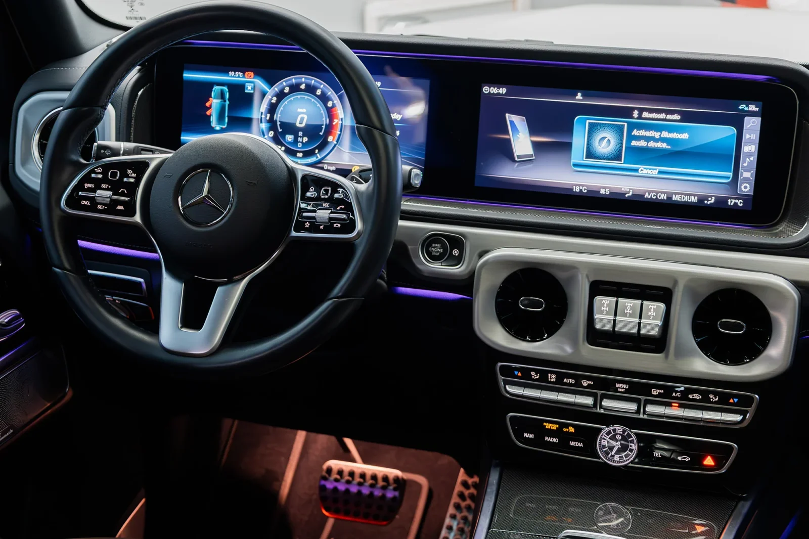 Miete Mercedes-Benz G-Class 500 Weiß 2022 in der Dubai - 2 