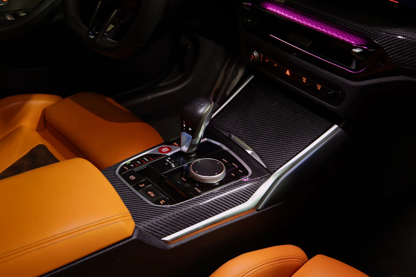 Alquiler BMW M4  Rosa 2024 en Dubái - 8 