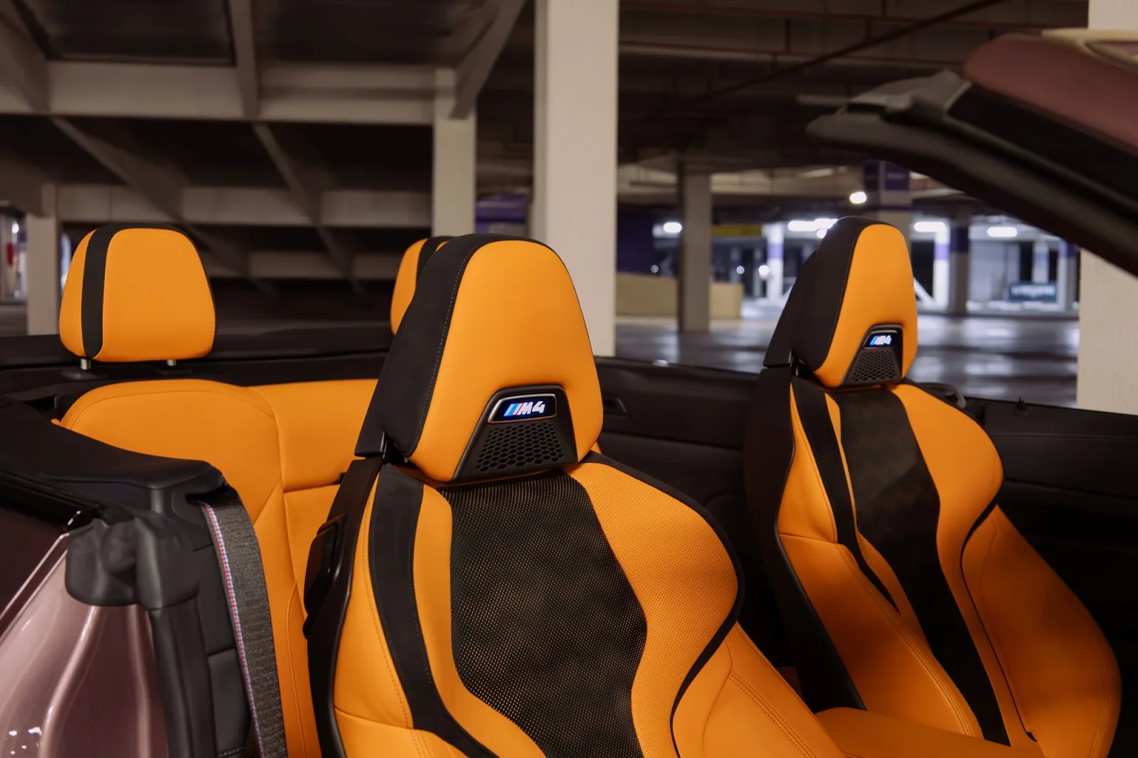 Alquiler BMW M4  Rosa 2024 en Dubái - 5 