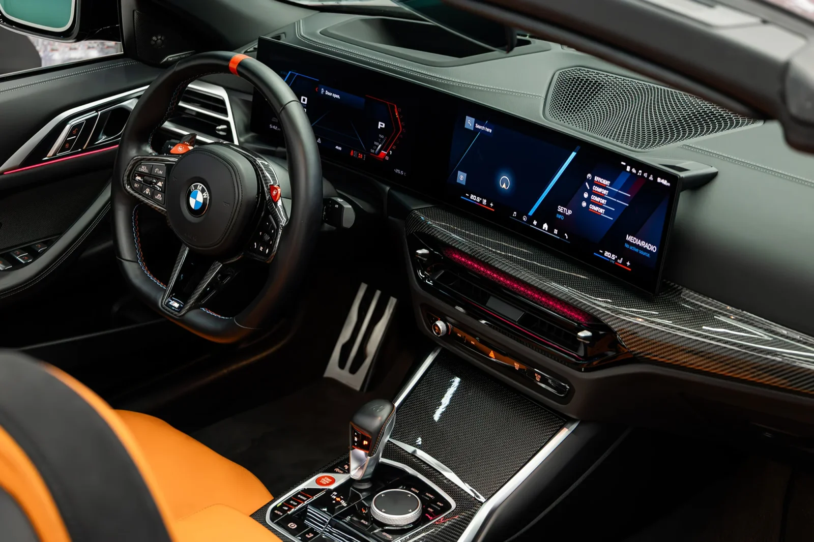 Alquiler BMW M4  Rosa 2024 en Dubái - 2 