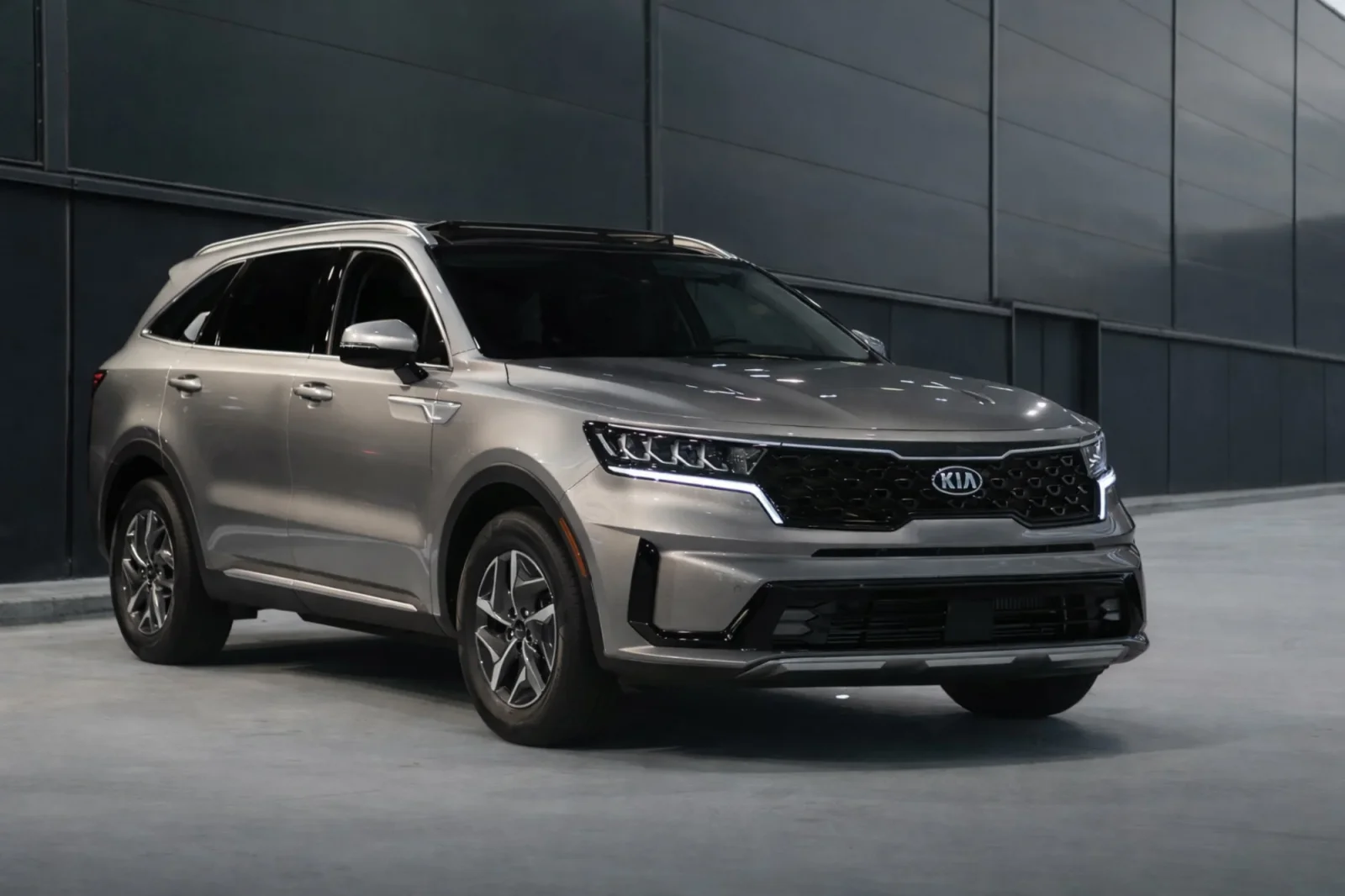 Rent Kia Sorento  Silver 2021 in Dubai