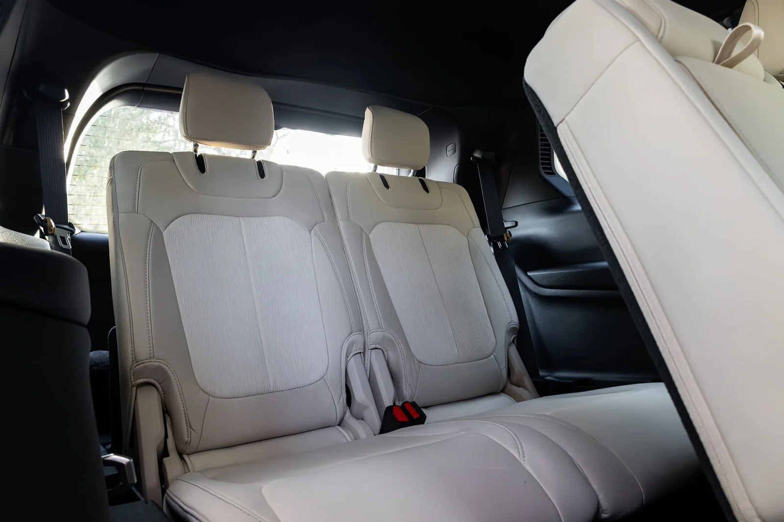 Affitto Jeep Grand Cherokee  Grigio 2025 in Dubai - 13 