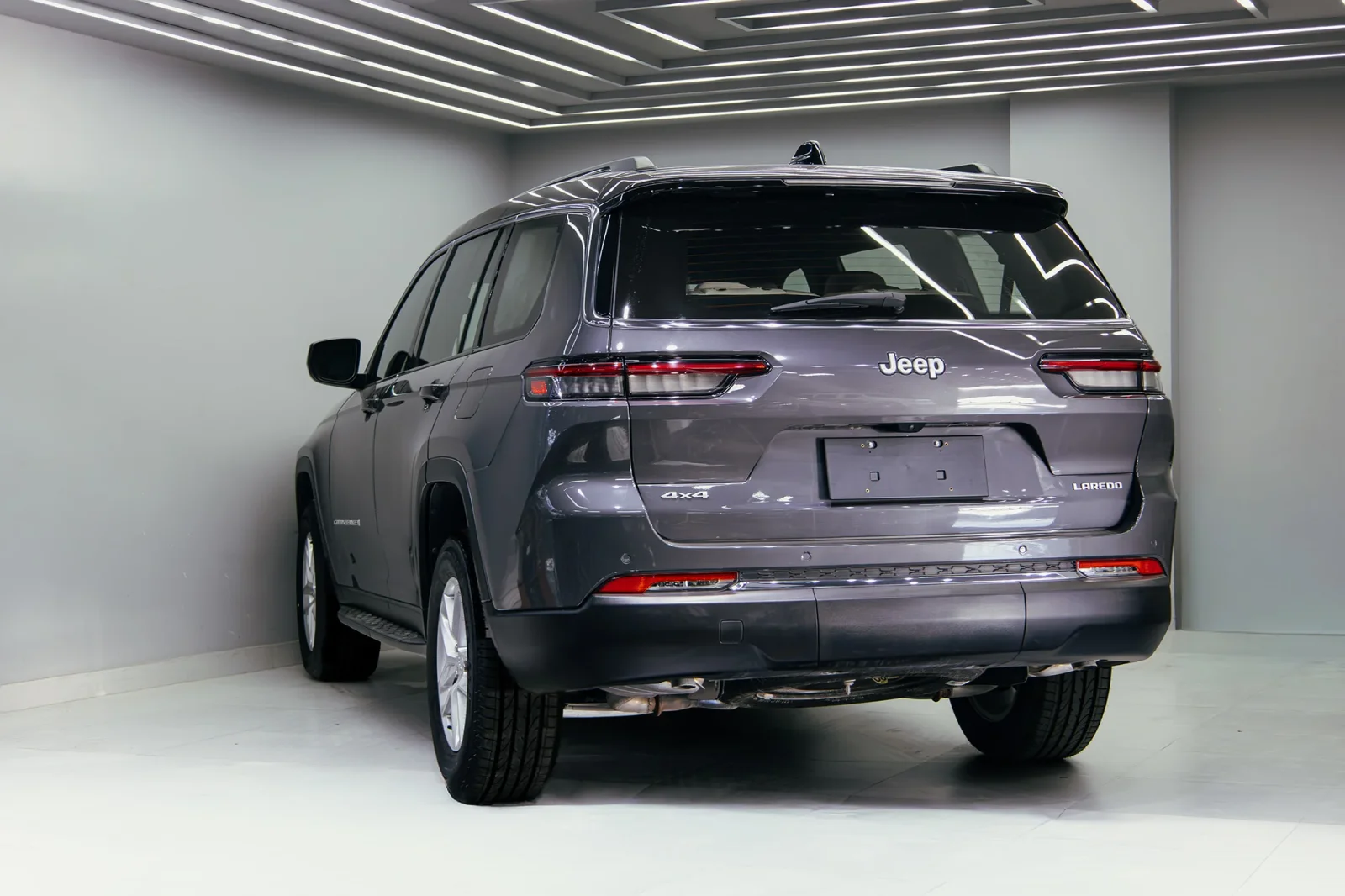 Affitto Jeep Grand Cherokee  Grigio 2025 in Dubai - 6 