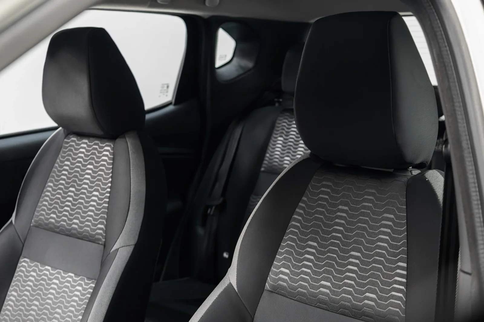 Rent Nissan Magnite  White 2025 in Dubai - 3 