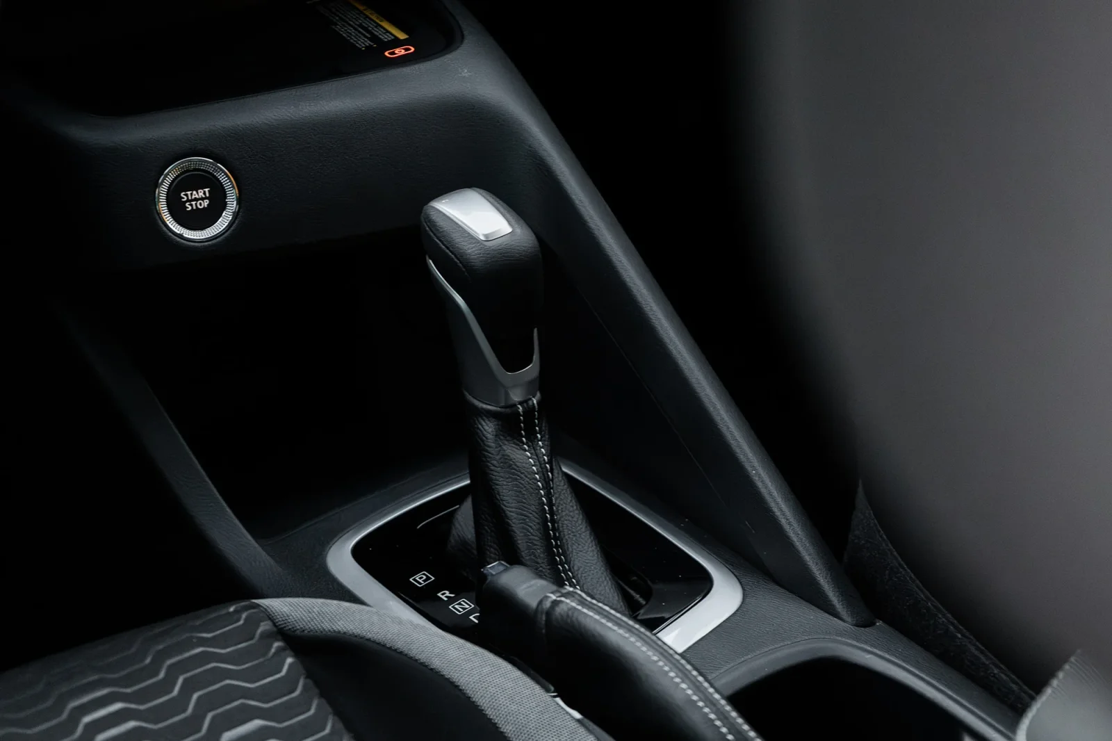 Affitto Nissan Magnite  Bianco 2025 in Dubai - 10 