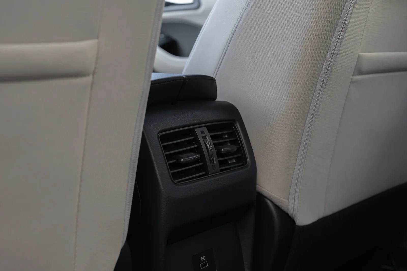 Loyer Nissan X-Trail  Blanc 2026 en Dubai - 11 