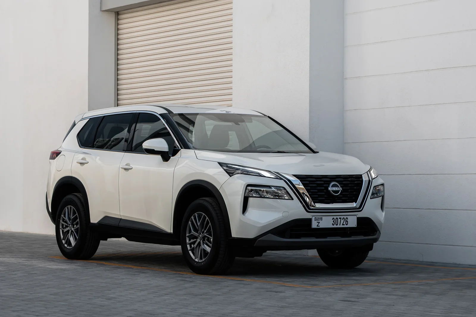 Loyer Nissan X-Trail  Blanc 2026 en Dubai