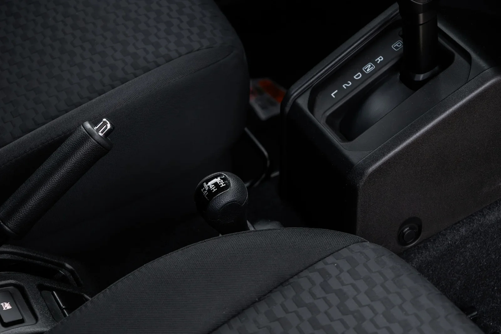 Loyer Suzuki Jimny  Jaune 2026 en Dubai - 10 