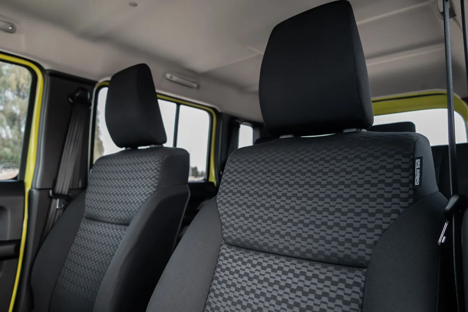 Loyer Suzuki Jimny  Jaune 2026 en Dubai - 5 