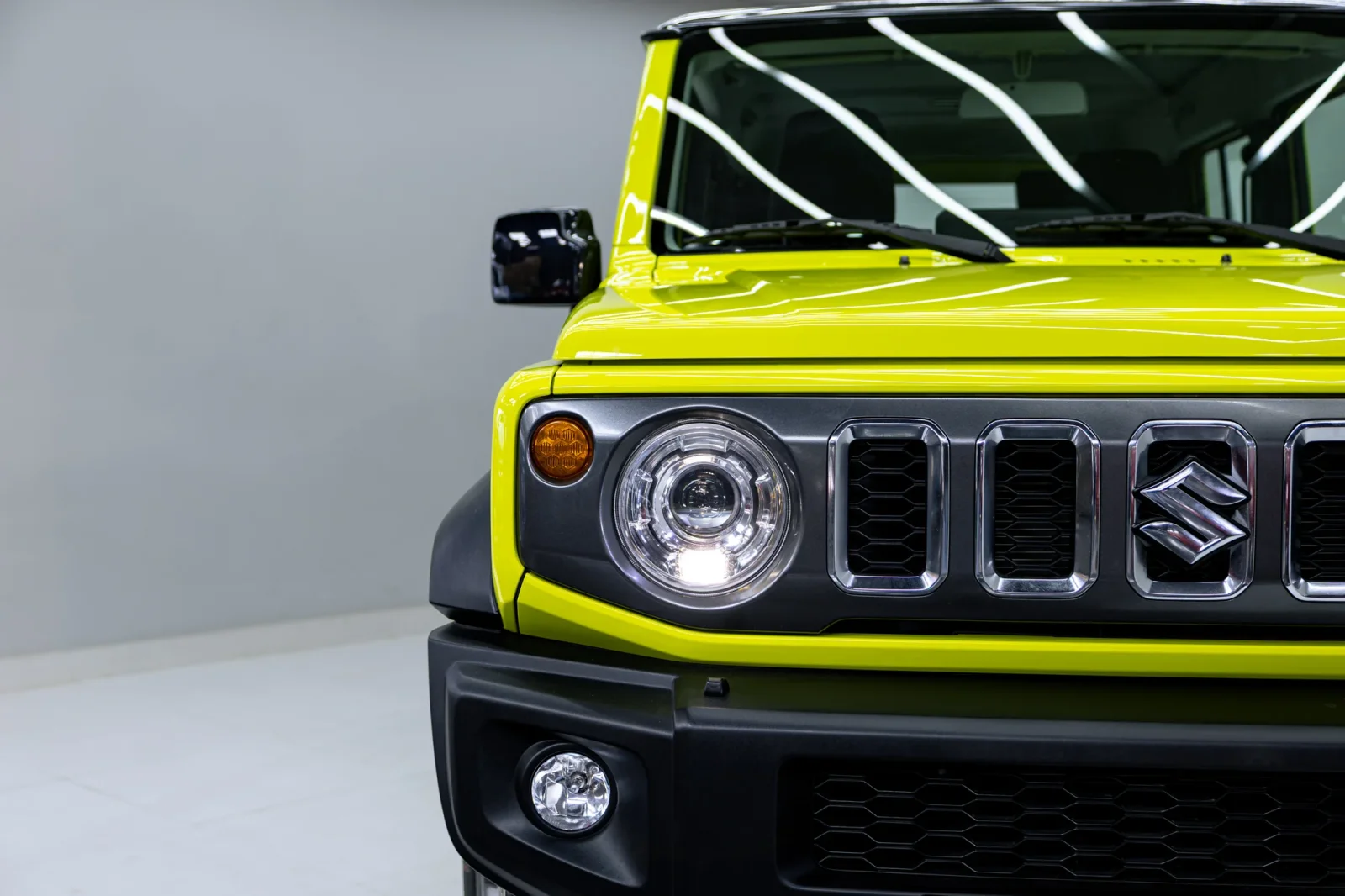 Loyer Suzuki Jimny  Jaune 2026 en Dubai - 8 