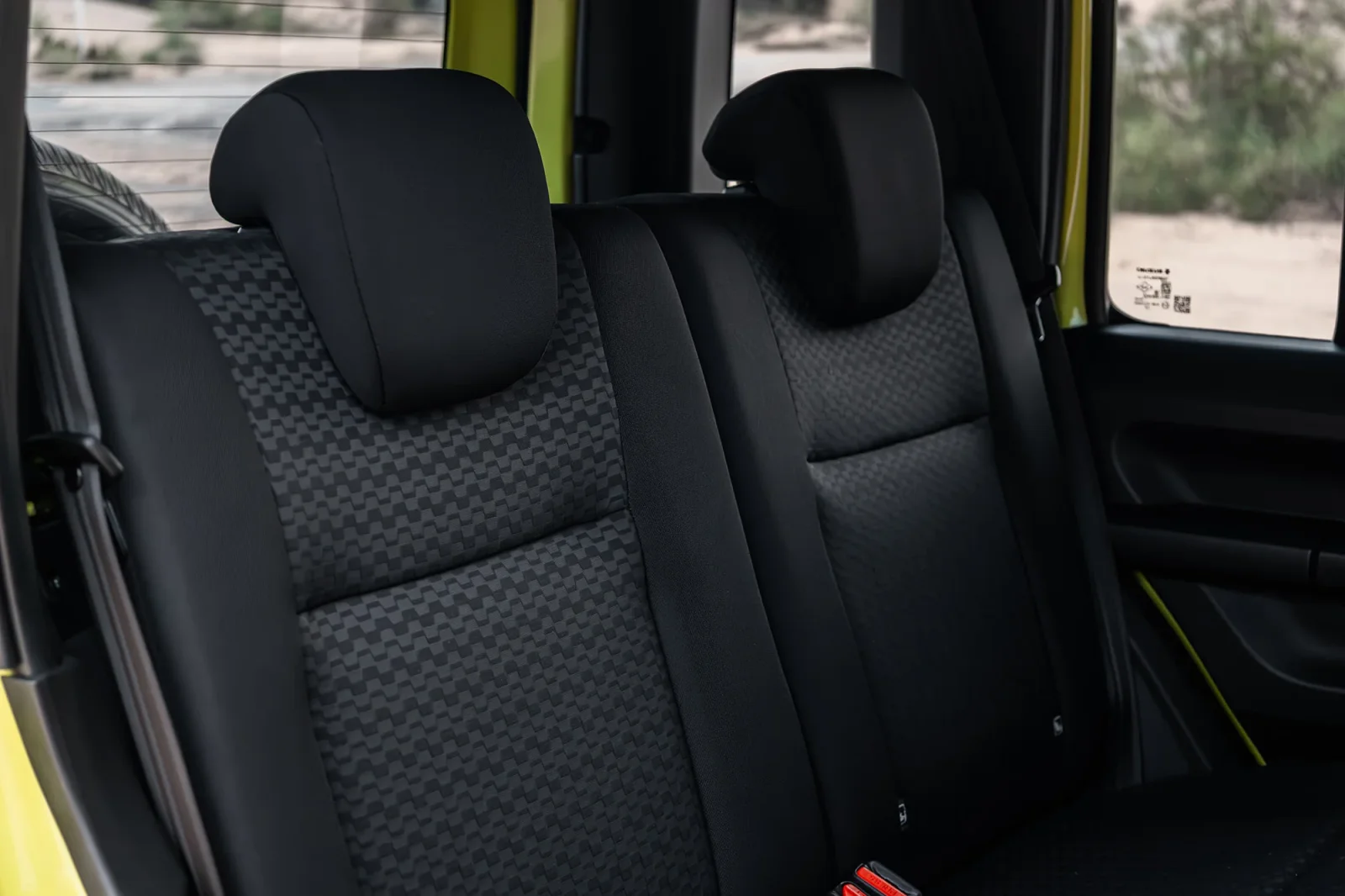 Loyer Suzuki Jimny  Jaune 2026 en Dubai - 6 