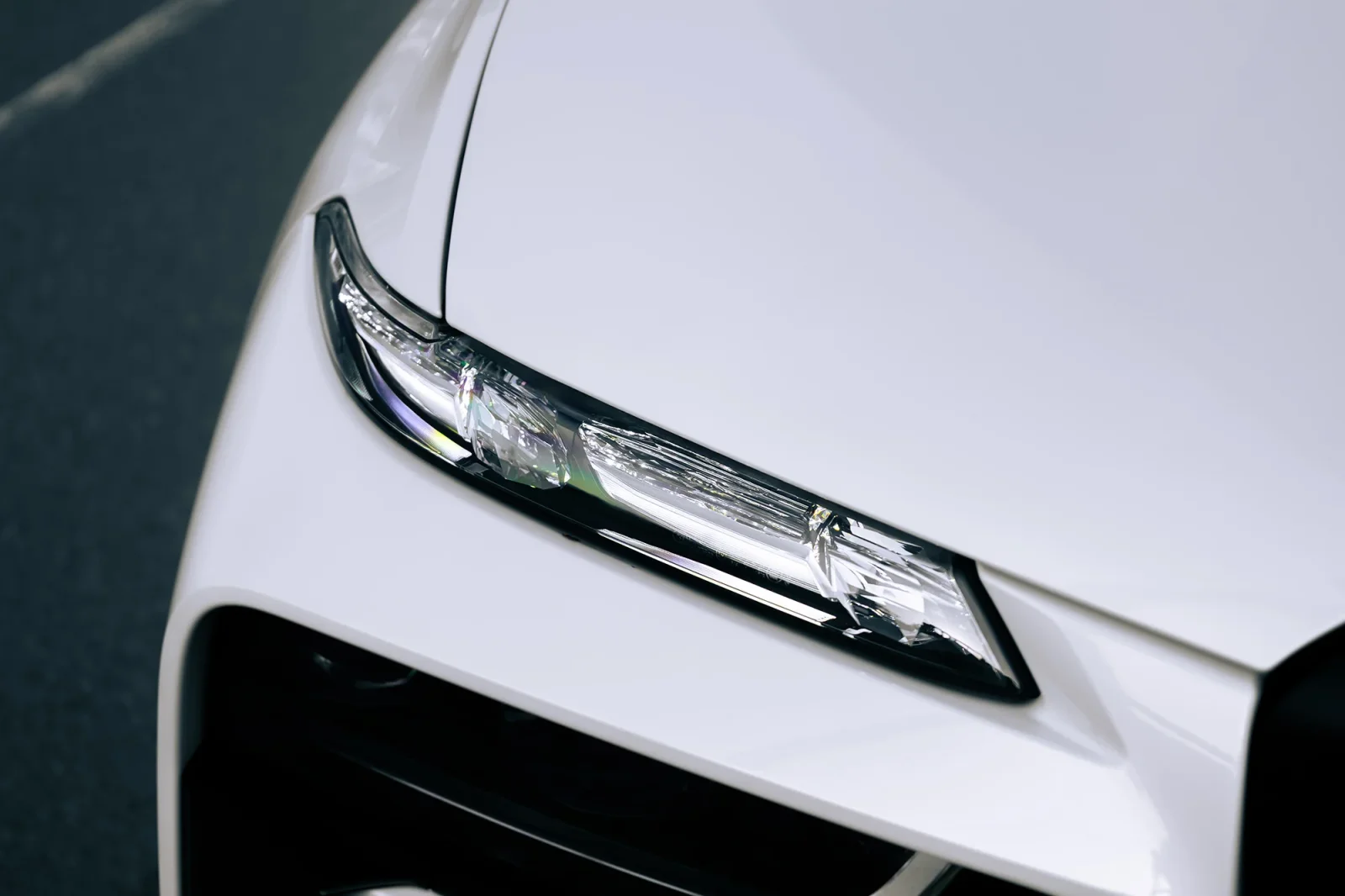 Affitto BMW X7 40i Bianco 2025 in Dubai - 11 