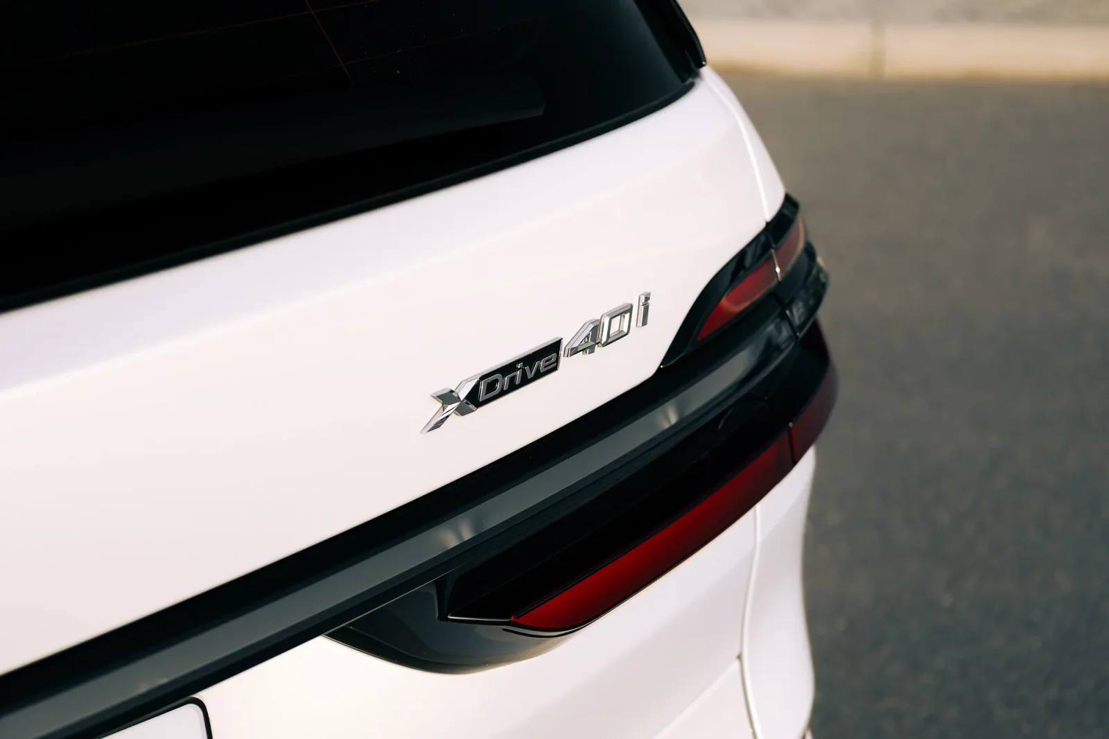 Affitto BMW X7 40i Bianco 2025 in Dubai - 12 