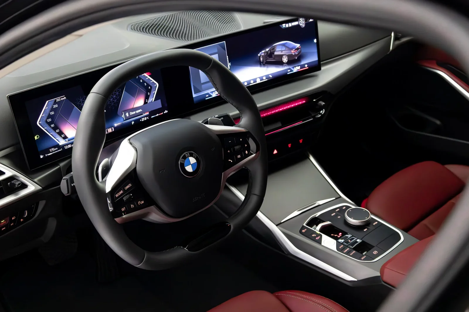 Kiralık BMW 3-Series 318i Siyah 2025 içinde Dubai - 2 