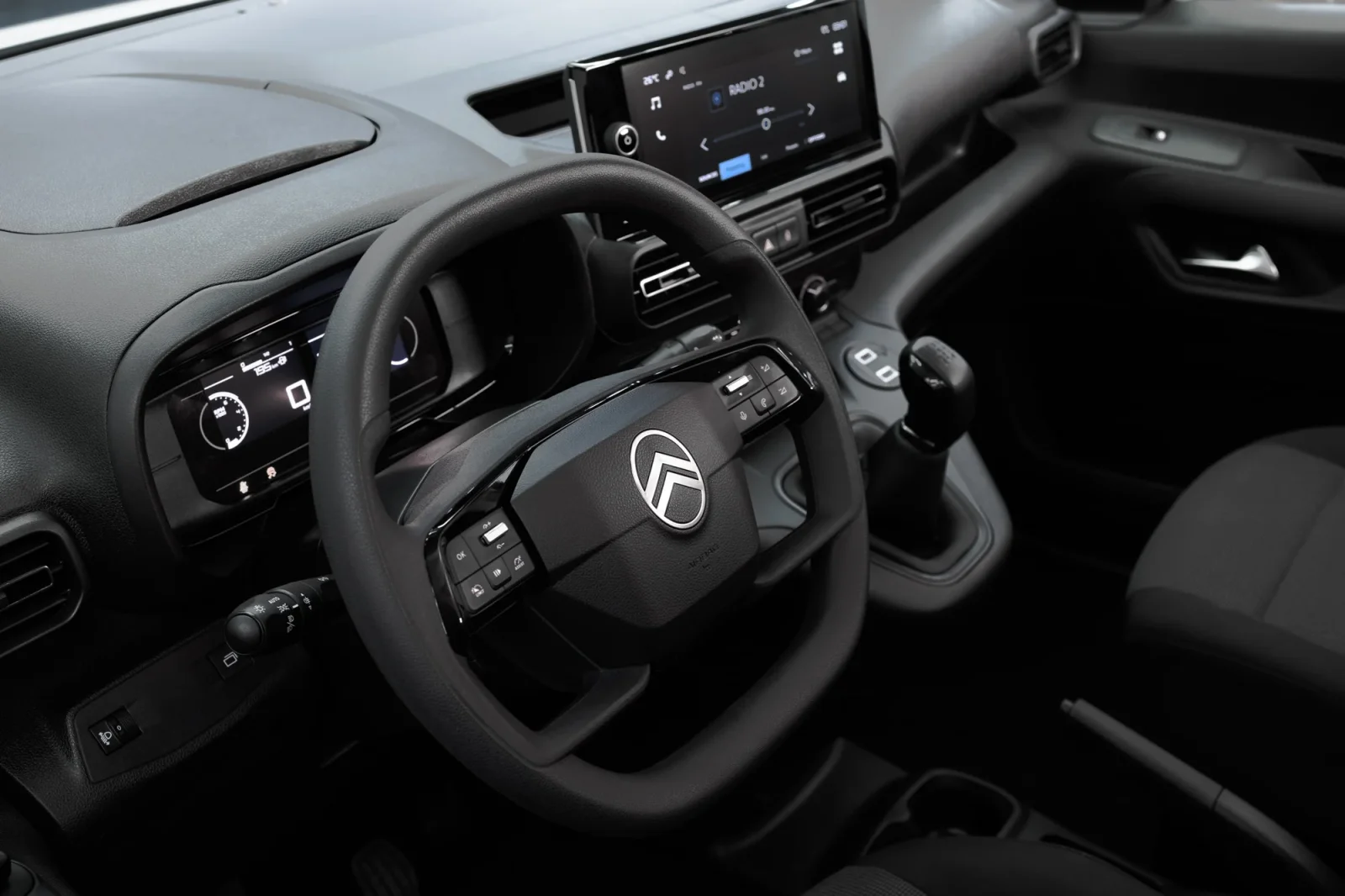 Rent Citroen Berlingo Long Manual White 2026 in Dubai - 4 