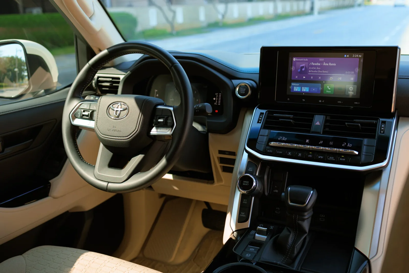 Alquiler Toyota Land Cruiser 300 Blanco 2025 en Dubái - 5 