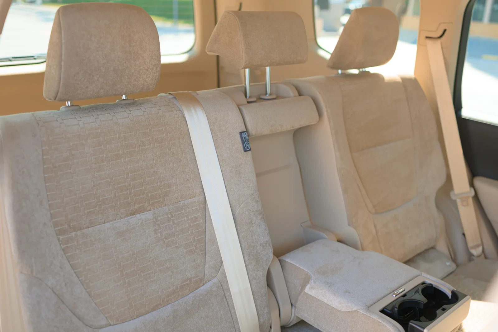 Alquiler Toyota Land Cruiser 300 Blanco 2025 en Dubái - 7 