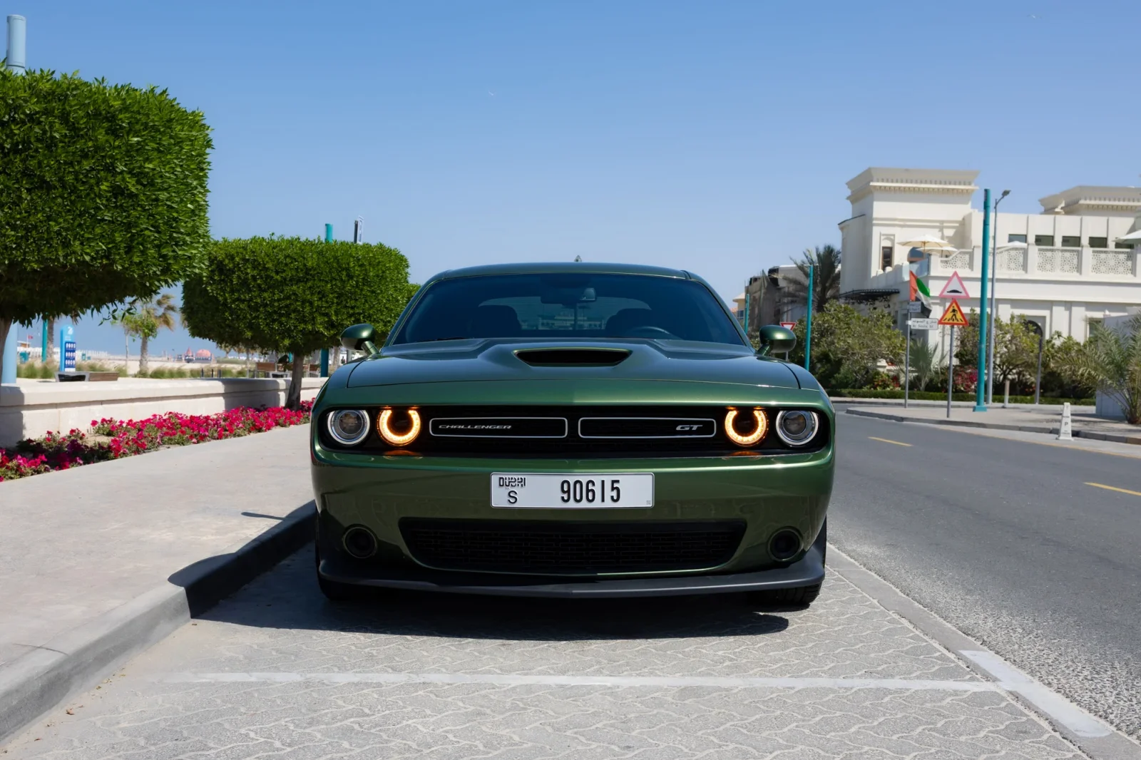 Kiralık Dodge Challenger GT Yeşil 2023 içinde Dubai - 2 