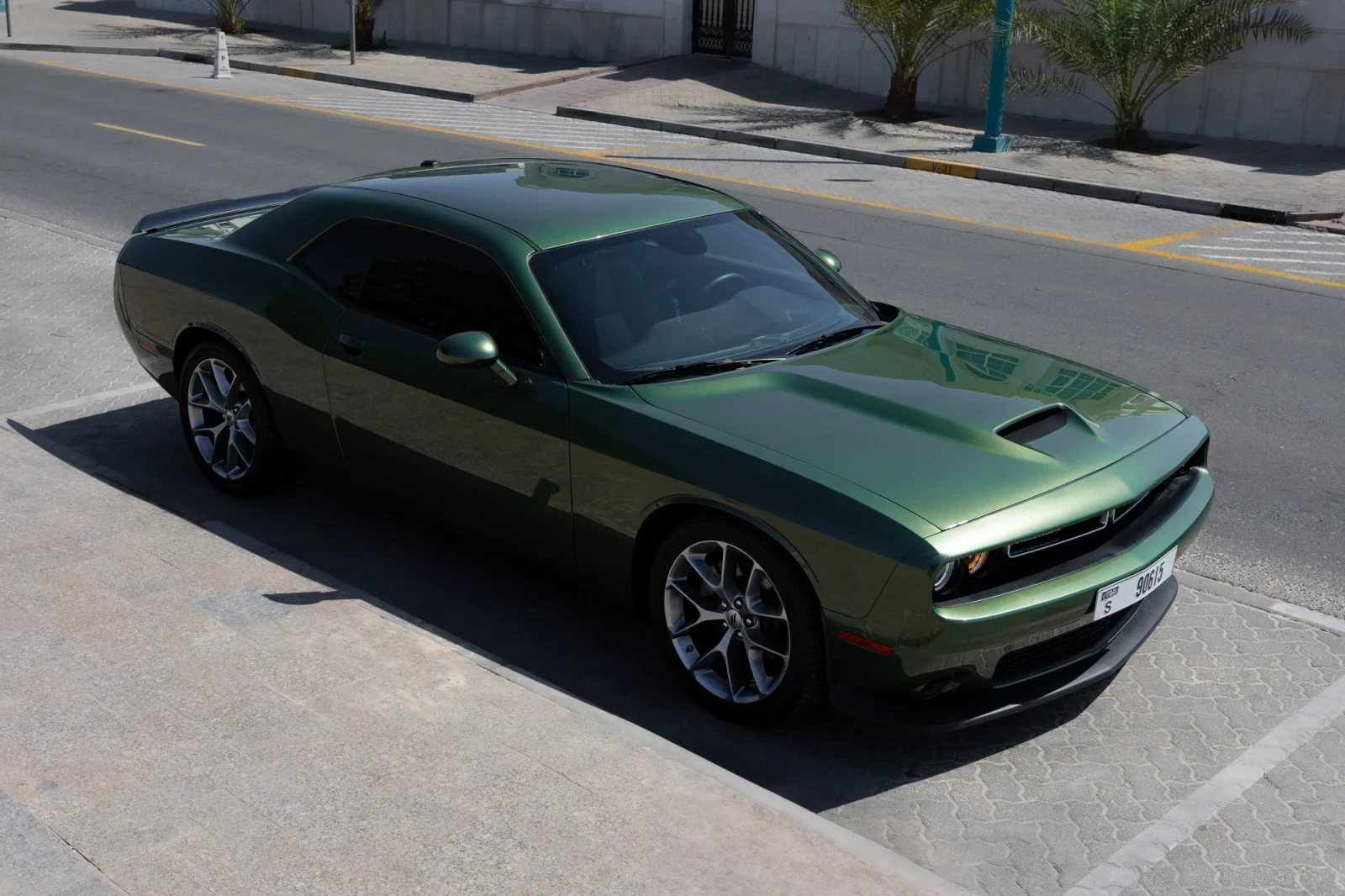 Kiralık Dodge Challenger GT Yeşil 2023 içinde Dubai - 11 