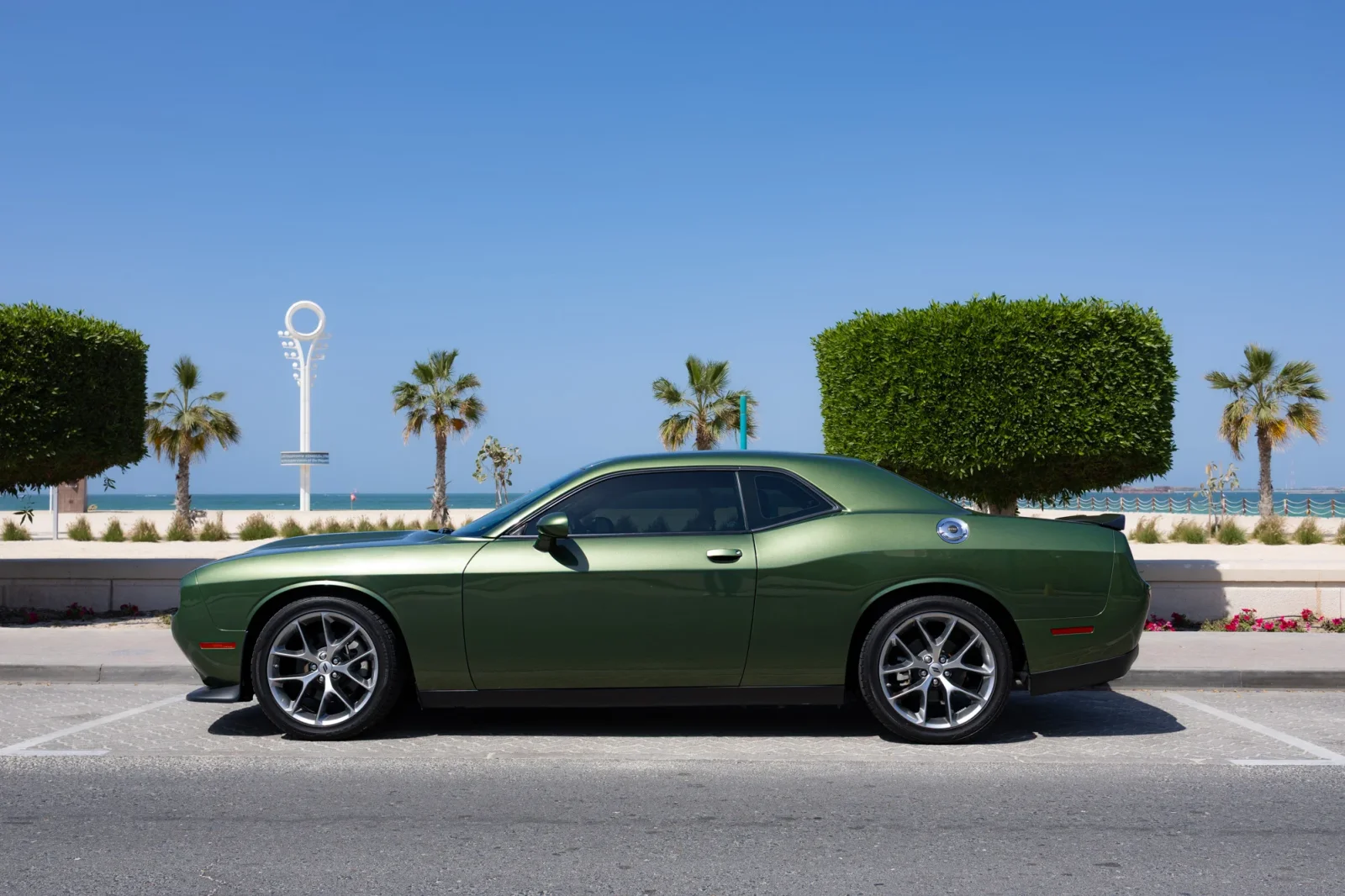 Kiralık Dodge Challenger GT Yeşil 2023 içinde Dubai - 9 