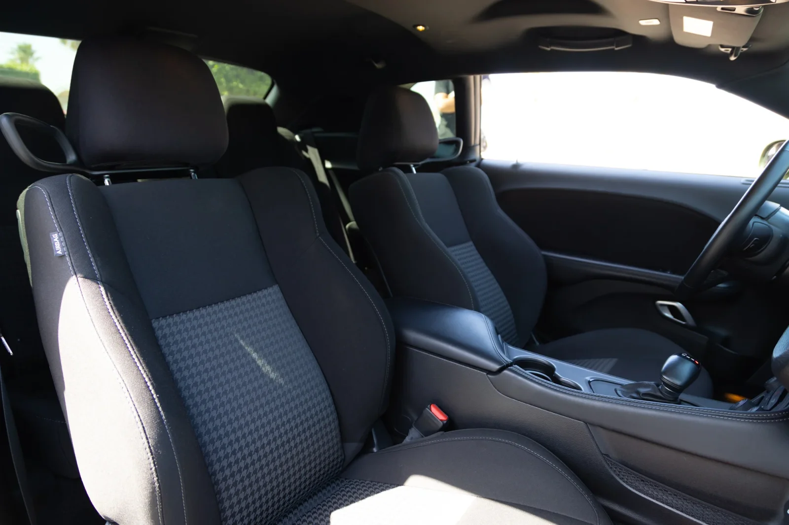 Kiralık Dodge Challenger GT Yeşil 2023 içinde Dubai - 6 