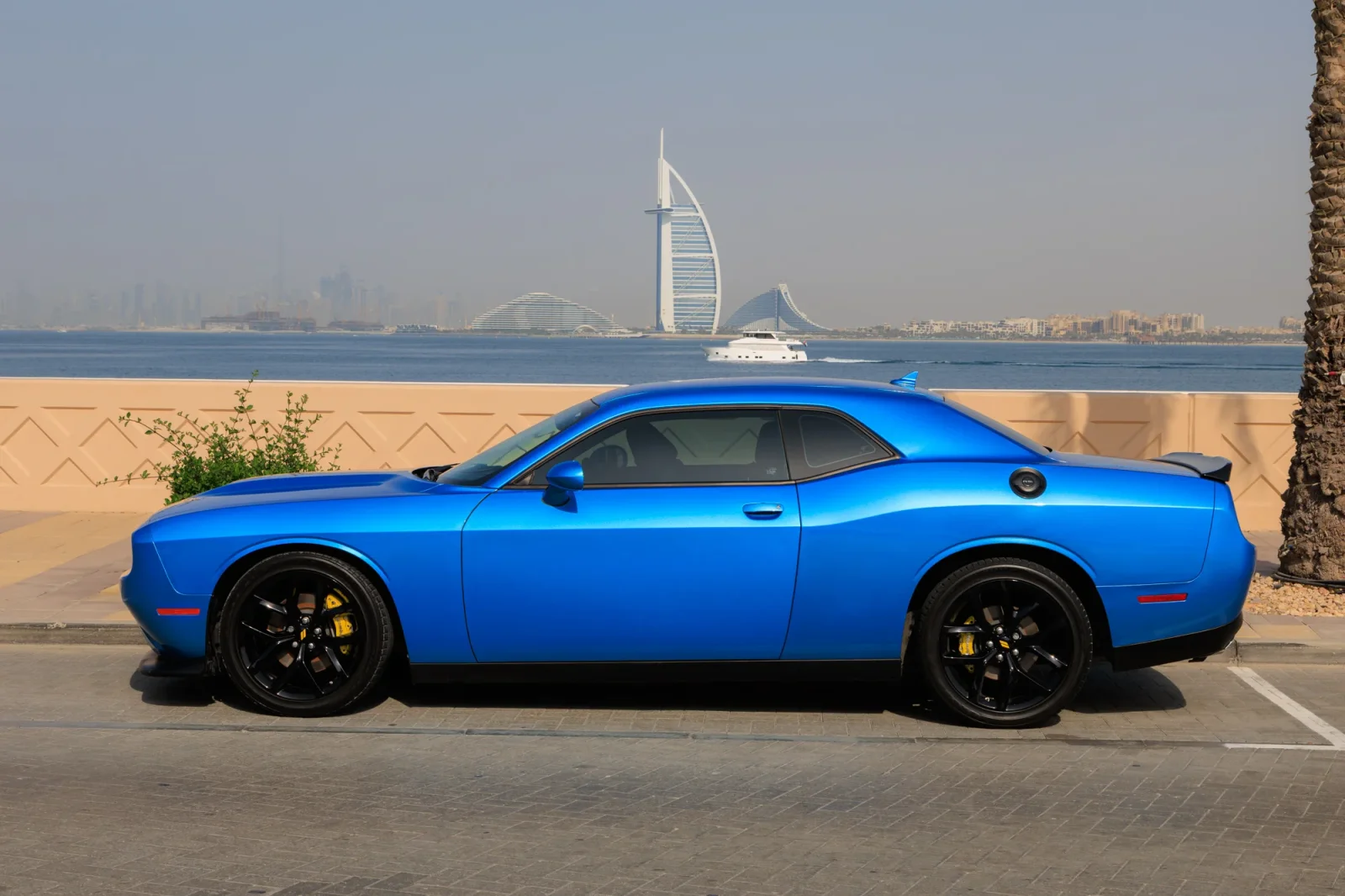 Miete Dodge Challenger GT Blau 2023 in der Dubai - 13 