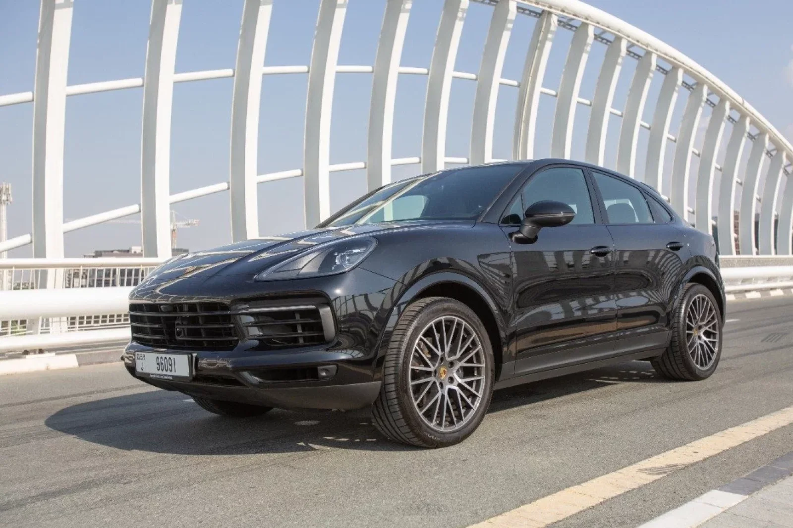 Miete Porsche Cayenne Coupe  Schwarz 2022 in der Dubai