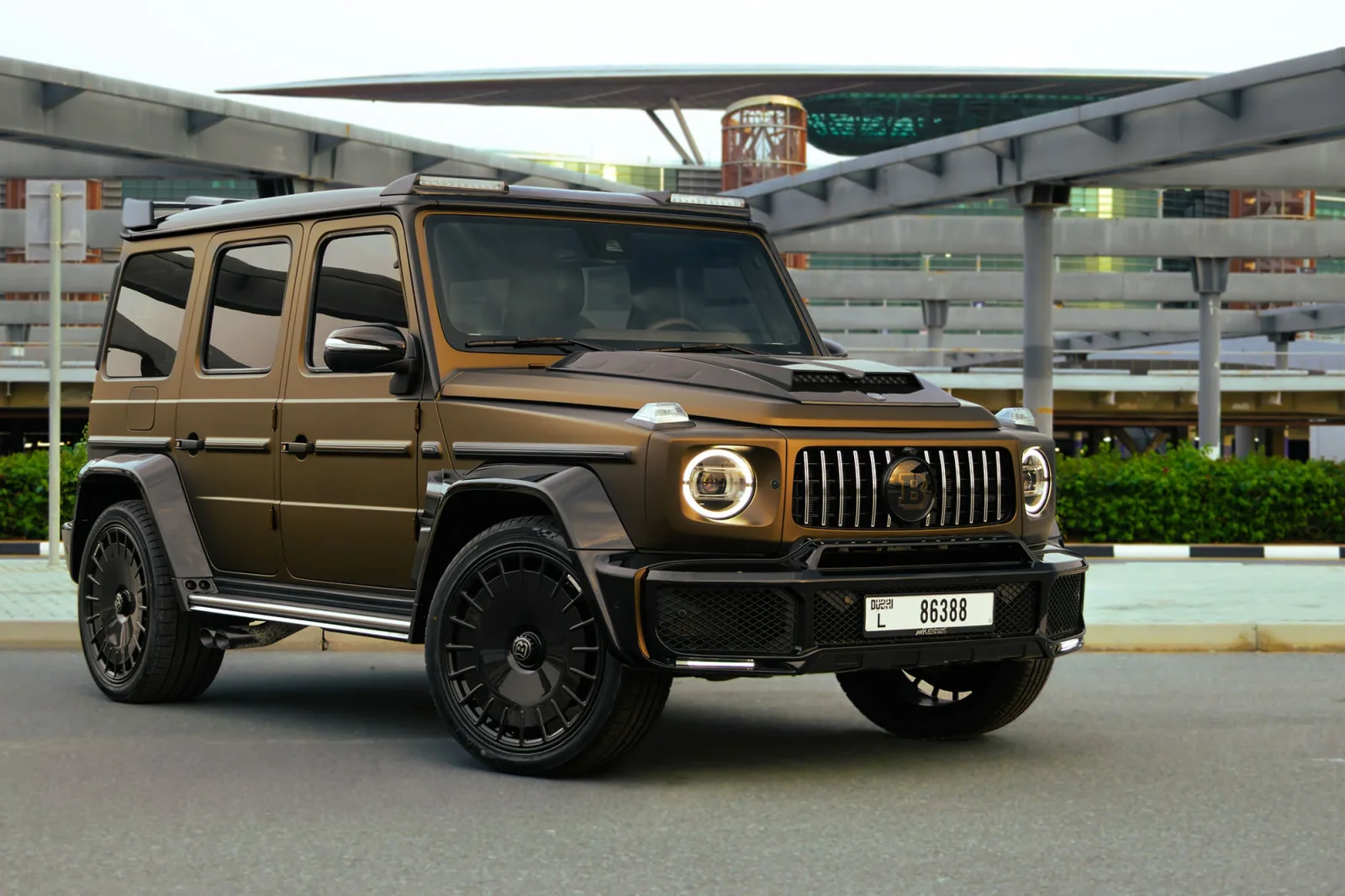 Affitto Mercedes-Benz G-Class Brabus 800 Carbon Kit  Giallo 2022 in Dubai - 2 