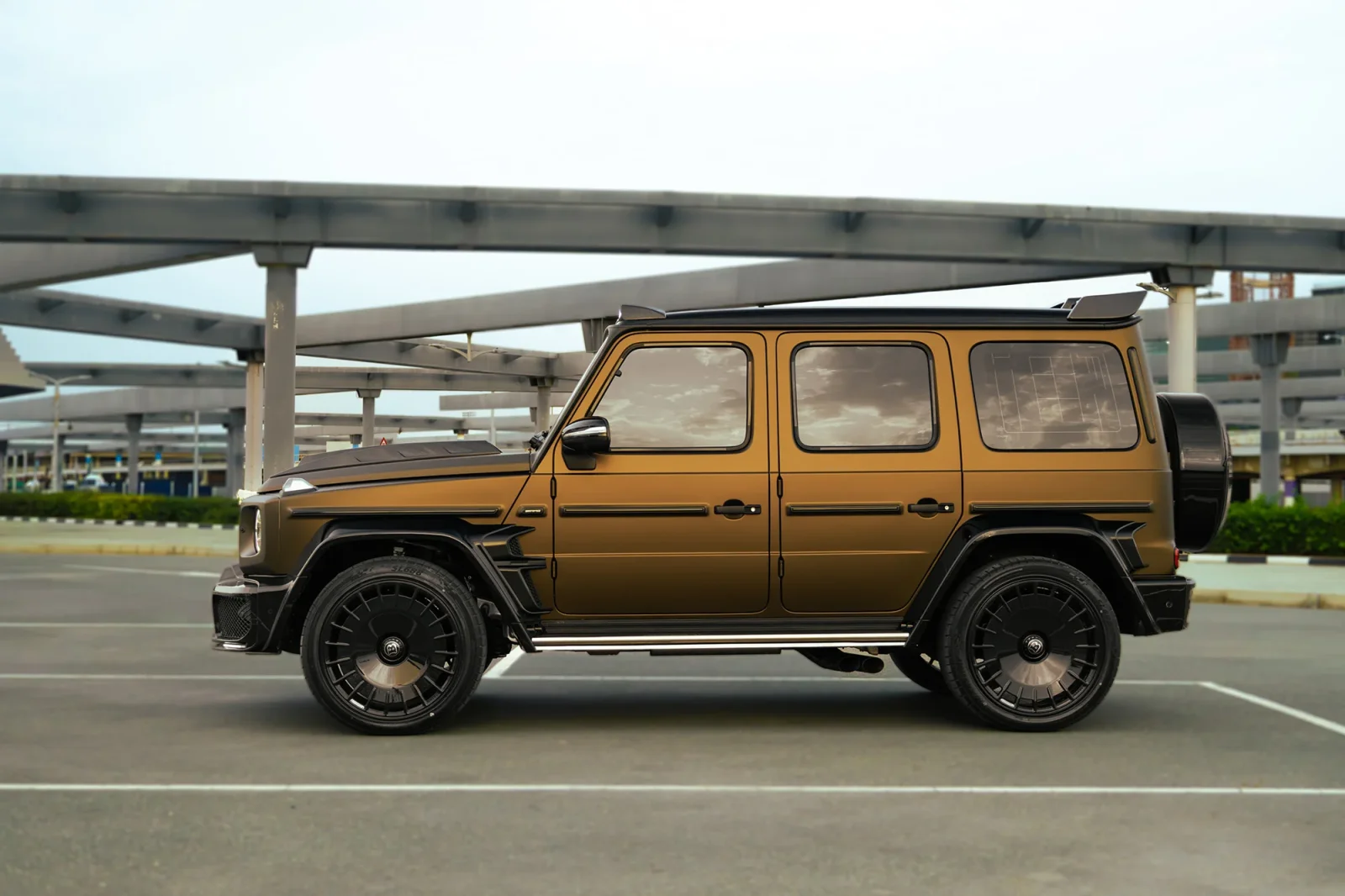 Affitto Mercedes-Benz G-Class Brabus 800 Carbon Kit  Giallo 2022 in Dubai - 7 