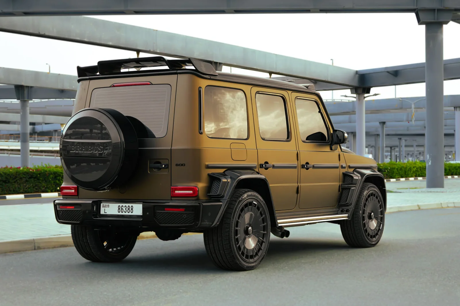 Affitto Mercedes-Benz G-Class Brabus 800 Carbon Kit  Giallo 2022 in Dubai - 6 