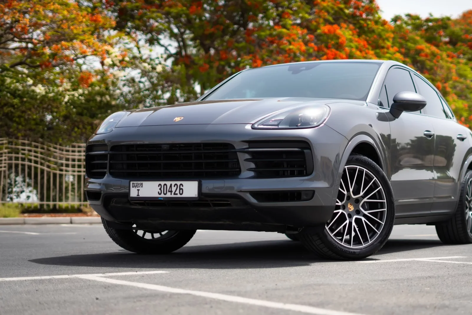 Loyer Porsche Cayenne Coupe  Gris 2022 en Dubai