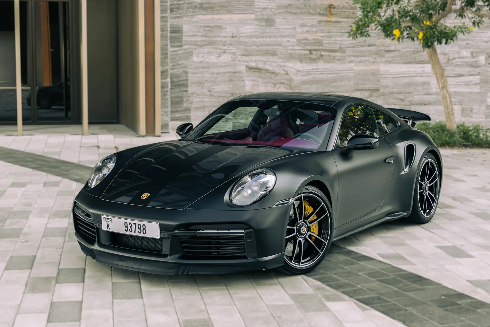 Alquiler Porsche 911 911 Turbo S Negro 2020 en Dubái - 11 